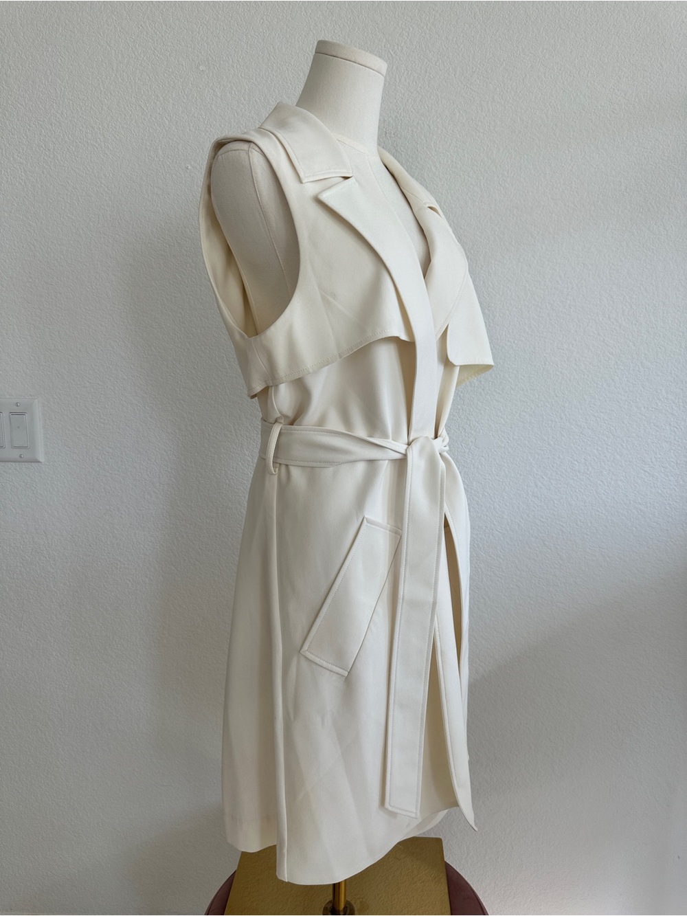 NWT Express Ivory Sleeveless Trench Vest Duster Belted Large - Picture 3 of 6
